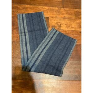 Gap Men's Navy  Blue and Cream Winter Scarf